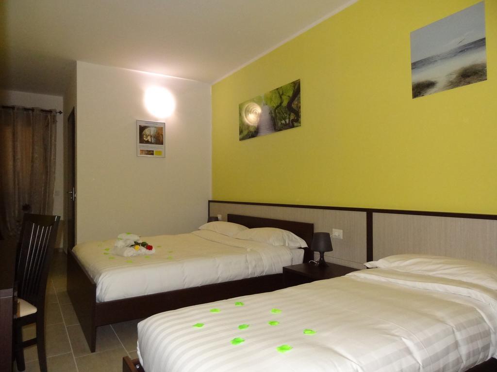 Affittacamere Rooms Di Matteo San Paolo di Iesi Exterior foto