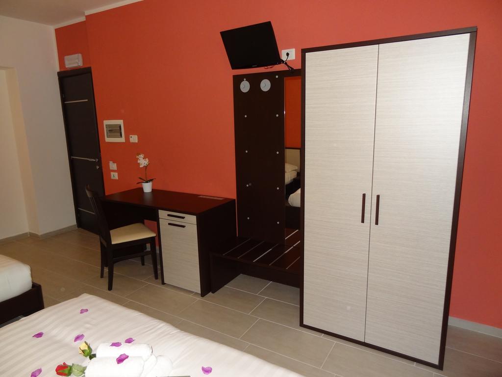 Affittacamere Rooms Di Matteo San Paolo di Iesi Exterior foto